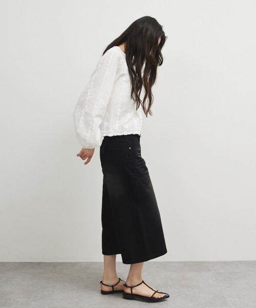 ELTONE(エルトーン)の「ワイドデニムミディパンツ(デニムパンツ・レディース・ブルー/ブラック・SMALL/MEDIUM)」の13枚目の写真