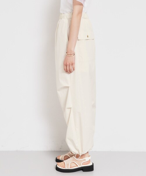 THE SHOP TK (ザ ショップ ティーケー )の「表情を変えられる2WAY 裾ドロストワークパンツ(その他パンツ・レディース・アイボリー/ブラック・12/13)」の15枚目の写真