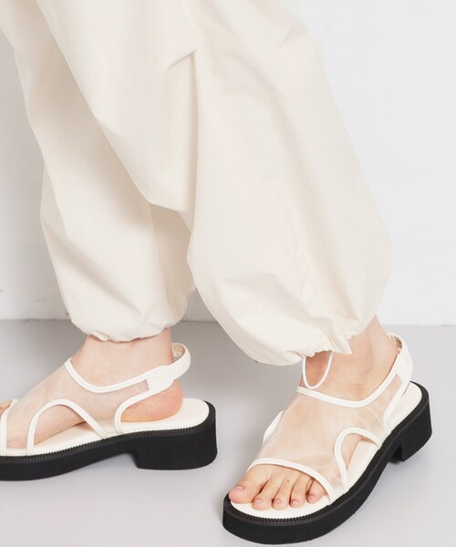 THE SHOP TK (ザ ショップ ティーケー )の「表情を変えられる2WAY 裾ドロストワークパンツ(その他パンツ・レディース・アイボリー/ブラック・12/13)」の21枚目の写真