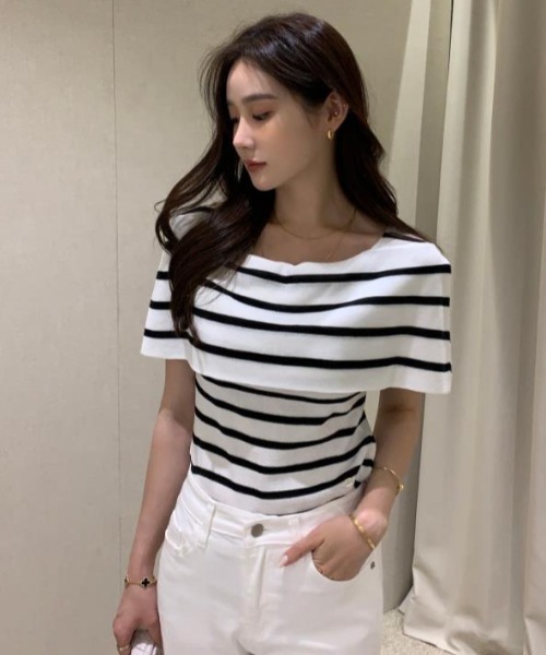 semplice(センプリチェ)の「Tシャツ【韓国ファッション】(Tシャツ/カットソー・レディース・ブラック/キャメル/ホワイト/ブルー・F)」の11枚目の写真