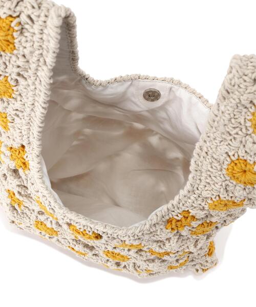 NATURAL BEAUTY BASIC(ナチュラルビューティーベーシック)の「THEBAGMATYクロッシェデイジートート(トートバッグ・レディース・イエロー・フリ-)」の2枚目の写真