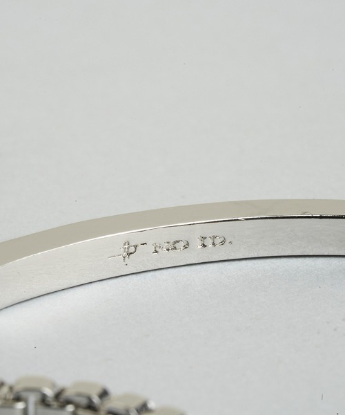NO ID.(ノーアイディ)の「ab1832-ナローIDブレスレット(858170-478A)(ブレスレット・メンズ・シルバー・ONE SIZE)」の10枚目の写真