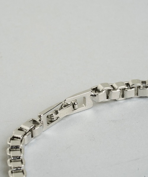 NO ID.(ノーアイディ)の「ab1832-ナローIDブレスレット(858170-478A)(ブレスレット・メンズ・シルバー・ONE SIZE)」の11枚目の写真