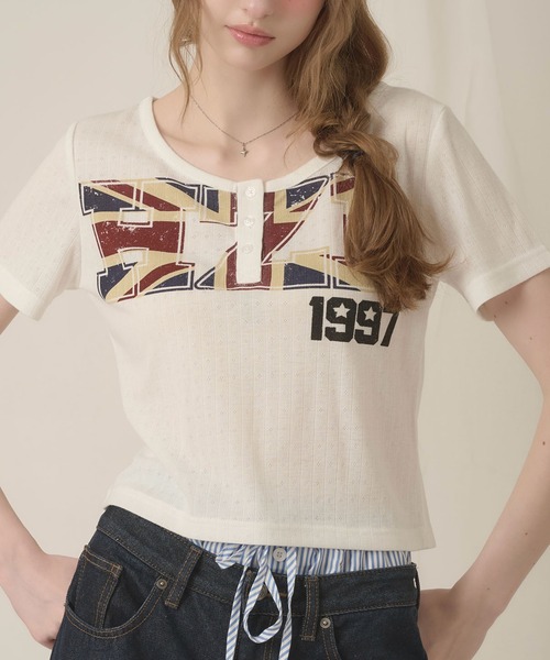 hazyl(ヘイジル)の「eyelet logo henry T-shirt/アイレットロゴヘンリーTシャツ(Tシャツ/カットソー・レディース・グレー/オフホワイト・フリー)」の4枚目の写真