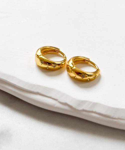yu-ka(ユーカ)の「YU-KA:アンティークライクぷっくりフープピアス Antique-style puffy hoop earrings(ピアス(両耳用)・レディース・シルバー・FREE)」の5枚目の写真