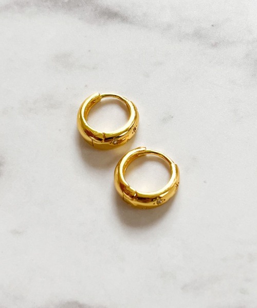 yu-ka(ユーカ)の「YU-KA:アンティークライクぷっくりフープピアス Antique-style puffy hoop earrings(ピアス(両耳用)・レディース・シルバー・FREE)」の7枚目の写真
