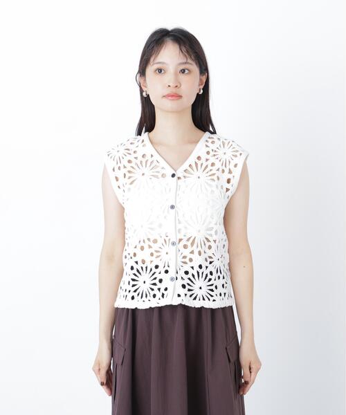N.(N. Natural Beauty Basic)(エヌエヌナチュラルビューティーベーシック)の「クロシェ風ベスト(ベスト・レディース・オフホワイト・フリ-)」の7枚目の写真