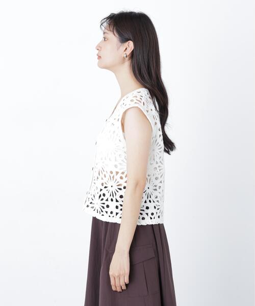 N.(N. Natural Beauty Basic)(エヌエヌナチュラルビューティーベーシック)の「クロシェ風ベスト(ベスト・レディース・オフホワイト・フリ-)」の8枚目の写真