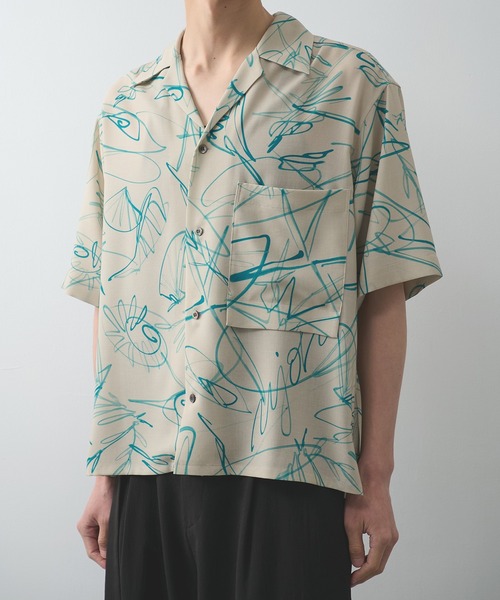 UJOH(ウジョー)の「【UJOH HOMME】Wide Set Open Collar BOX Shirt(シャツ/ブラウス・メンズ・レッド/グリーン・4/5)」の2枚目の写真