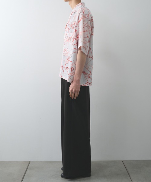 UJOH(ウジョー)の「【UJOH HOMME】Wide Set Open Collar BOX Shirt(シャツ/ブラウス・メンズ・レッド/グリーン・4/5)」の12枚目の写真