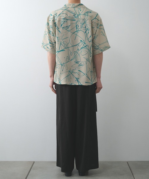 UJOH(ウジョー)の「【UJOH HOMME】Wide Set Open Collar BOX Shirt(シャツ/ブラウス・メンズ・レッド/グリーン・4/5)」の5枚目の写真