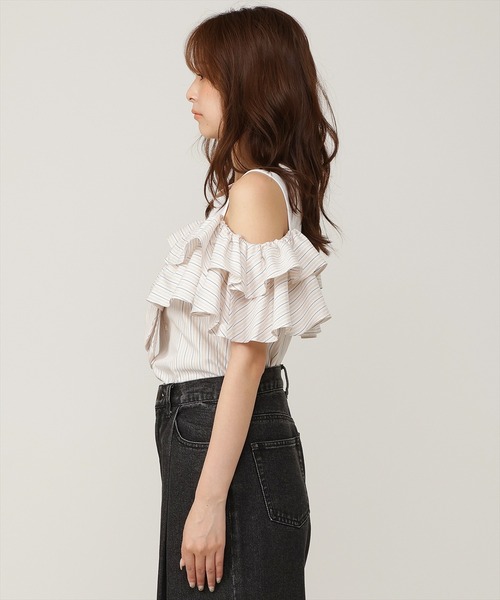 AND COUTURE(アンドクチュール)の「カットドッキングフリルブラウス(シャツ/ブラウス・レディース・ブルー/ベージュ・FREE)」の3枚目の写真