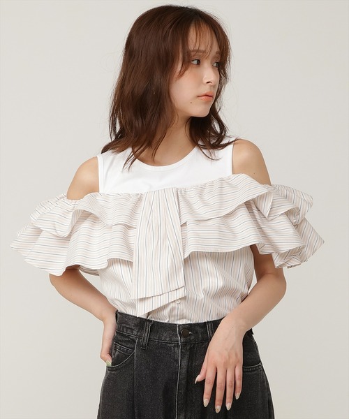 AND COUTURE(アンドクチュール)の「カットドッキングフリルブラウス(シャツ/ブラウス・レディース・ブルー/ベージュ・FREE)」の4枚目の写真