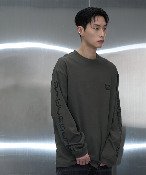 PITCHBLACK（ピッチブラック）の「BASIC LOGO LONG SLEEVE TEE (KHAKI GREEN)（Tシャツ/カットソー・メンズ・その他・MEDIUM/LARGE/X-LARGE）」の4枚目の写真
