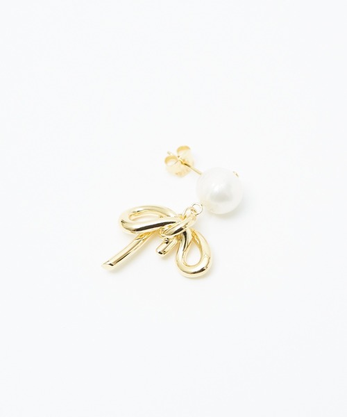DESIGNWORKS(デザインワークス)の「【Completedworks /コンプリーテッドワークス】リボンモチーフ 淡水パール ピアス(ピアス(両耳用)・レディース・ゴールド・フリー)」の7枚目の写真
