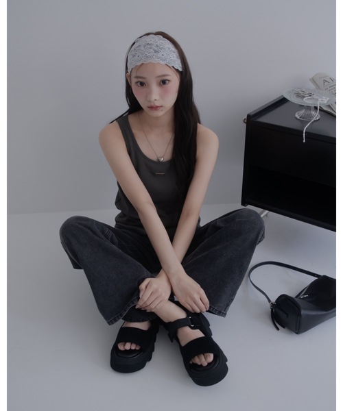 JUMELLE(ジュメロ)の「厚底ツーベルトサンダル(サンダル・レディース・ブラウン/ブラック・SMALL/LARGE/MEDIUM)」の5枚目の写真