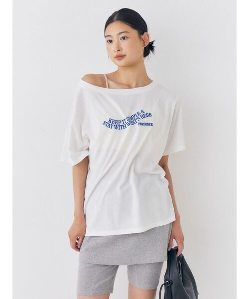 Ungrid(アングリッド)の「UV機能ワンショルロゴコンパクトTee(Tシャツ/カットソー・レディース・オフホワイト/ブルー/チャコールグレー・FREE)」の1枚目の写真