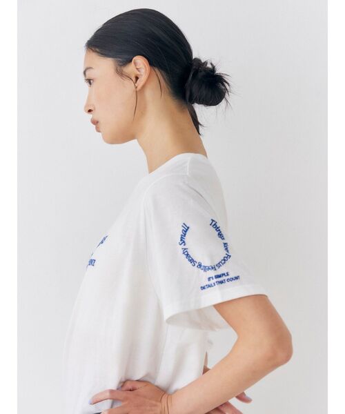 Ungrid(アングリッド)の「UV機能ワンショルロゴコンパクトTee(Tシャツ/カットソー・レディース・オフホワイト/ブルー/チャコールグレー・FREE)」の10枚目の写真