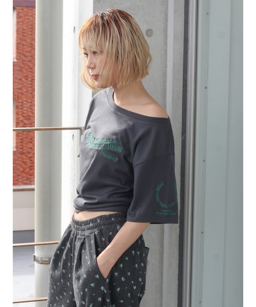 Ungrid(アングリッド)の「UV機能ワンショルロゴコンパクトTee(Tシャツ/カットソー・レディース・オフホワイト/ブルー/チャコールグレー・FREE)」の16枚目の写真