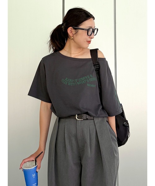 Ungrid(アングリッド)の「UV機能ワンショルロゴコンパクトTee(Tシャツ/カットソー・レディース・オフホワイト/ブルー/チャコールグレー・FREE)」の19枚目の写真
