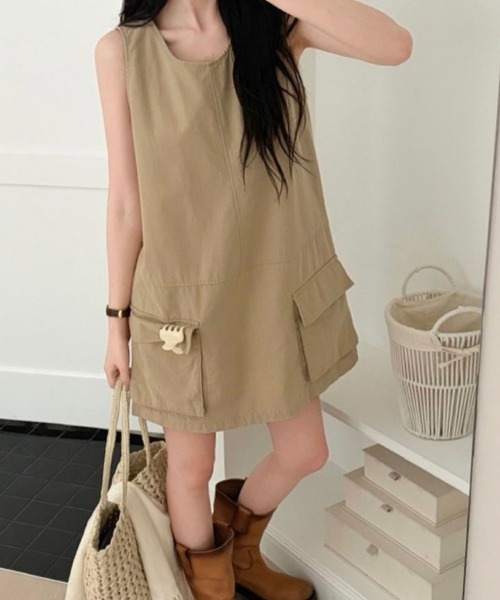 2ly2(トゥーリートゥー)の「ポケットデザイン ノースリーブミニワンピース レディース(ワンピース・レディース・ベージュ/ホワイト・FREE)」の1枚目の写真