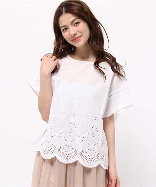 earth music&ecology（アースミュージックアンドエコロジー）の「【2016Summer】刺繍スクエアブラウス（シャツ/ブラウス・レディース・イエロー/カーキ/オフホワイト/ネイビー・FREE）」の2枚目の写真