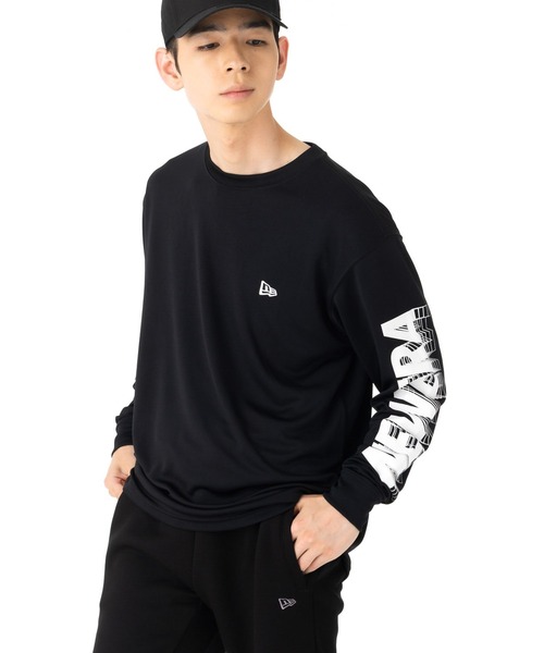 NEW ERA(ニューエラ)の「ニューエラ パフォーマンスアパレル 長袖TシャツロンT 袖ロゴ(Tシャツ/カットソー・メンズ・ブラック・XL/L/M/S/XXL)」の2枚目の写真