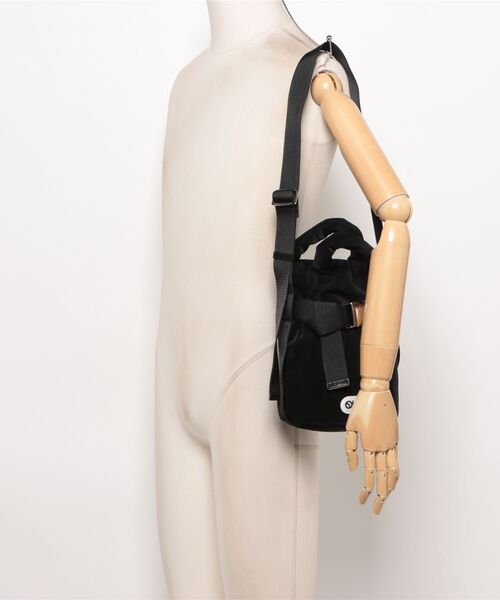 OUTDOOR PRODUCTS(アウトドアプロダクツ)の「【OUTDOOR PRODUCTS / アウトドアプロダクツ】2way Belt Tote Bag / ヌバック ベルトミニトートバッグ(トートバッグ・メンズ・ブラック/ベージュ/グレー・FREE)」の7枚目の写真
