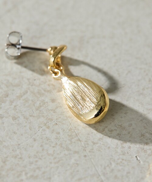 ear PAPILLONNER(イアパピヨネ)の「カラー雫ドロップピアス(ピアス(両耳用)・レディース・アイボリー/グリーン系・FREE)」の5枚目の写真