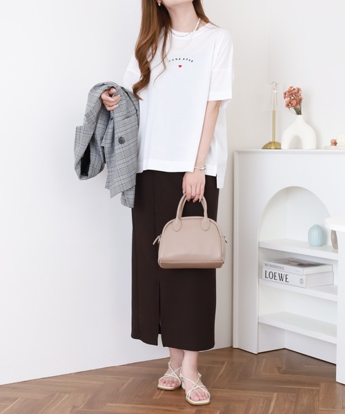 BRODIAEA(ブローディア)の「BRODIAEA ミニハートロゴ刺繍半袖Tシャツ(Tシャツ/カットソー・レディース・グレイッシュベージュ/オフホワイト/ネイビー/コーラル・40)」の13枚目の写真