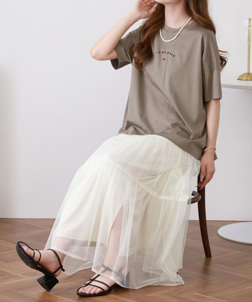 BRODIAEA(ブローディア)の「BRODIAEA ミニハートロゴ刺繍半袖Tシャツ(Tシャツ/カットソー・レディース・グレイッシュベージュ/オフホワイト/ネイビー/コーラル・40)」の20枚目の写真