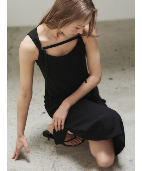 LETQSTUDIO(レチケットスタジオ)の「ギャザー ストラップ ドレス、ブラック(ワンピース・レディース・その他・SMALL/MEDIUM)」の3枚目の写真