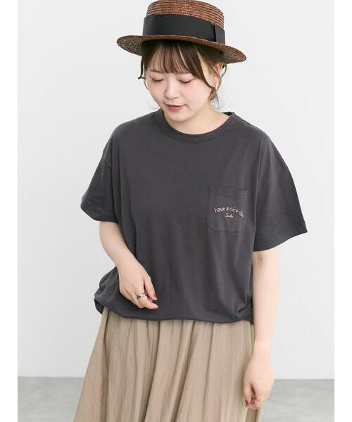 Samansa Mos2(サマンサ モスモス)の「【オーガニックコットン】刺繍ロゴTシャツ(Tシャツ/カットソー・レディース・チャコールグレー/ブルー/オフホワイト・F)」の4枚目の写真