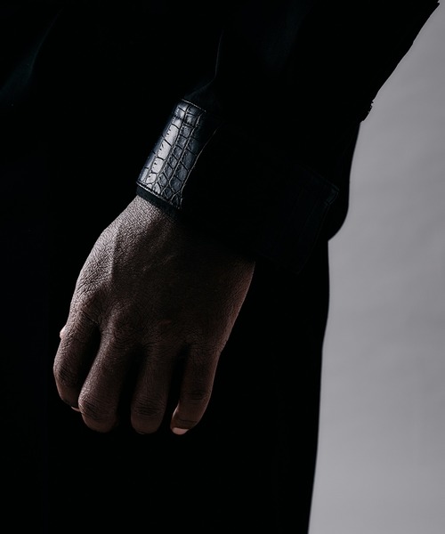 ANDER HUNK(アンダーハンク)の「Crocodile Double Cuffs Shirt/クロコダイルダブルカフスシャツ(シャツ/ブラウス・メンズ・ブラック・MEDIUM/LARGE)」の2枚目の写真