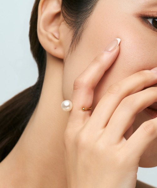 UNITED JEWELS-ef-(ユナイテッドジュエルズイフ)の「Sing Pearl Free Size Ring(リング・レディース・イエローゴールド/シルバー・FREE)」の5枚目の写真