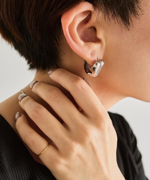 ear PAPILLONNER(イアパピヨネ)の「ハートクリアカラーピアス(ピアス(両耳用)・レディース・シルバー/ゴールド・FREE)」の6枚目の写真
