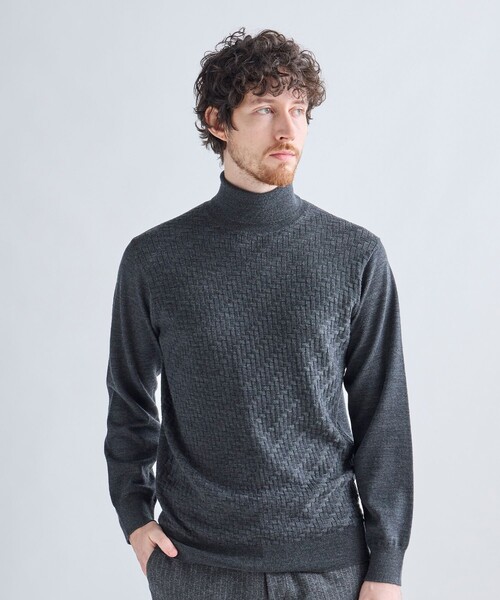 MEN'S BIGI(メンズビギ)の「12Gメリノウール 幾何学柄タートルネックニット(ニット/セーター・メンズ・ボルドー/ブラック/ホワイト/チャコールグレー・01/04/03/02)」の12枚目の写真