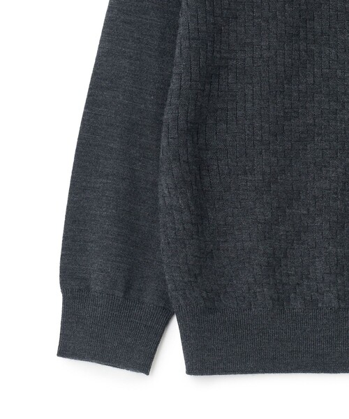 MEN'S BIGI(メンズビギ)の「12Gメリノウール 幾何学柄タートルネックニット(ニット/セーター・メンズ・ボルドー/ブラック/ホワイト/チャコールグレー・01/04/03/02)」の6枚目の写真