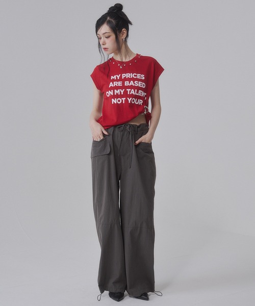 ENVYM(アンビー)の「ナイロンイージーカーゴパンツ(カーゴパンツ・レディース・ベージュ/チャコールグレー・SMALL)」の11枚目の写真