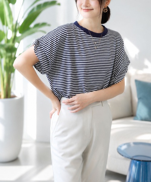 Amulet(アミュレット)の「ゆったり着られて着回し自在 フレアスリーブボーダー半袖Tシャツ(Tシャツ/カットソー・レディース・ベージュ/ホワイト×ブラック/ネイビー/ブラック/ホワイト/グレー・FREE)」の7枚目の写真