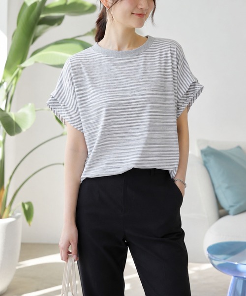 Amulet(アミュレット)の「ゆったり着られて着回し自在 フレアスリーブボーダー半袖Tシャツ(Tシャツ/カットソー・レディース・ベージュ/ホワイト×ブラック/ネイビー/ブラック/ホワイト/グレー・FREE)」の13枚目の写真