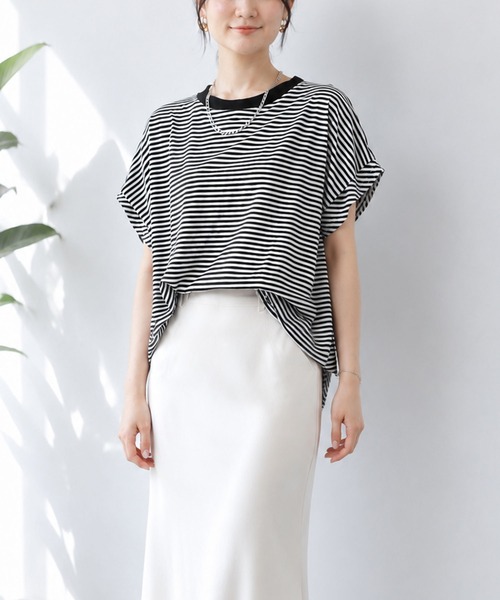 Amulet(アミュレット)の「ゆったり着られて着回し自在 フレアスリーブボーダー半袖Tシャツ(Tシャツ/カットソー・レディース・ベージュ/ホワイト×ブラック/ネイビー/ブラック/ホワイト/グレー・FREE)」の14枚目の写真