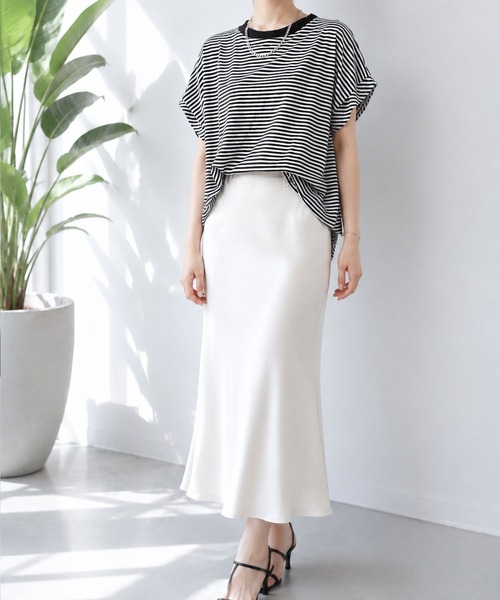 Amulet(アミュレット)の「ゆったり着られて着回し自在 フレアスリーブボーダー半袖Tシャツ(Tシャツ/カットソー・レディース・ベージュ/ホワイト×ブラック/ネイビー/ブラック/ホワイト/グレー・FREE)」の17枚目の写真