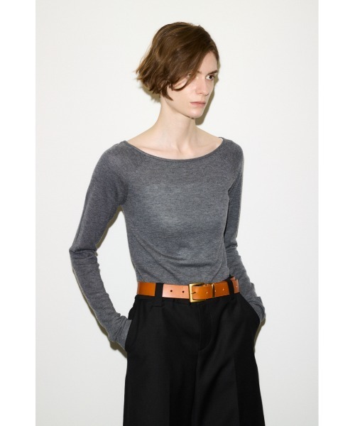 THROW by SLY(スローバイスライ)の「THROW WOOL BLEND HG B/N TOPS ウールブレンドハイゲージボートネックトップス 秋服(ニット/セーター・レディース・ブラウン/ブラック/杢グレー・FREE)」の2枚目の写真