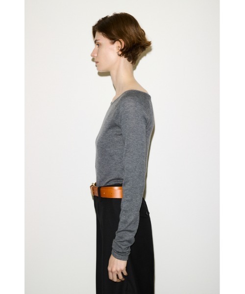 THROW by SLY(スローバイスライ)の「THROW WOOL BLEND HG B/N TOPS ウールブレンドハイゲージボートネックトップス 秋服(ニット/セーター・レディース・ブラウン/ブラック/杢グレー・FREE)」の20枚目の写真