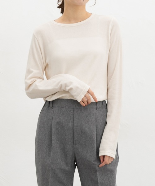 Honeys(ハニーズ)の「やわらか綿Tシャツ(Tシャツ/カットソー・レディース・オレンジ/ブラック/ライトブルー/イエロー/杢グレー/アイボリー/ライトピンク/ブラウン・L/M/S)」の2枚目の写真