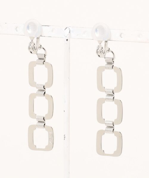 IRIS47(イリスフォーセブン)の「【IRIS 47】band earring/バンド イヤリング スクエア チェーン 揺れる(イヤリング・レディース・ゴールド/シルバー・FREE)」の10枚目の写真