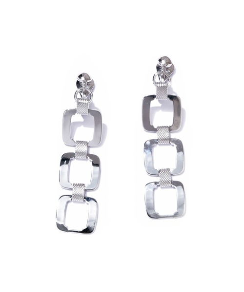 IRIS47(イリスフォーセブン)の「【IRIS 47】band earring/バンド イヤリング スクエア チェーン 揺れる(イヤリング・レディース・ゴールド/シルバー・FREE)」の4枚目の写真