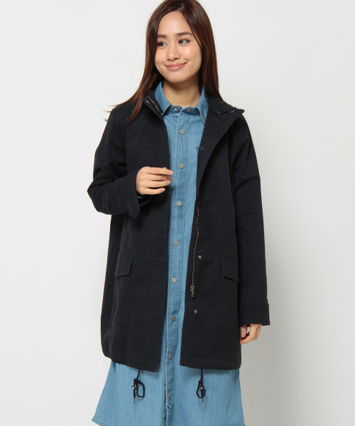 ikka(イッカ)の「マンパーハーフコート(マウンテンパーカー・レディース・ベージュ/ネイビー/オフホワイト/オリーブ・MEDIUM/LARGE)」の4枚目の写真