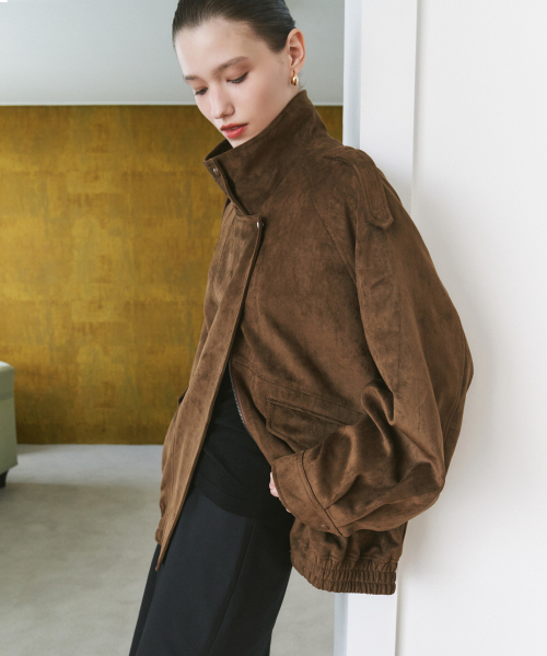 SIYAZU(シヤジュ)の「SIOT4209 エディット スエード ジャケット_Khaki brown(ライダースジャケット・レディース・カーキブラウン・FREE)」の2枚目の写真
